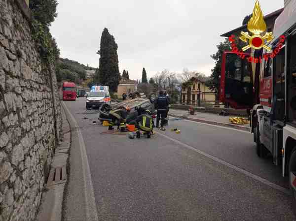 CRONACA - Incidente stradale a Gardone Riviera, ferita una 62enne