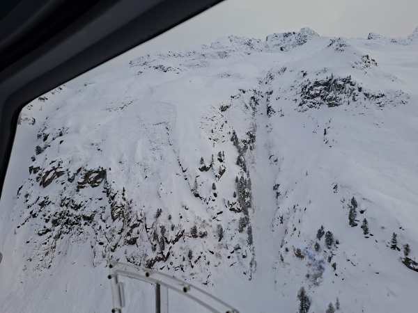 TRENTINO - Scialpinisti travolti da una valanga in Val Ceremana: le condizioni