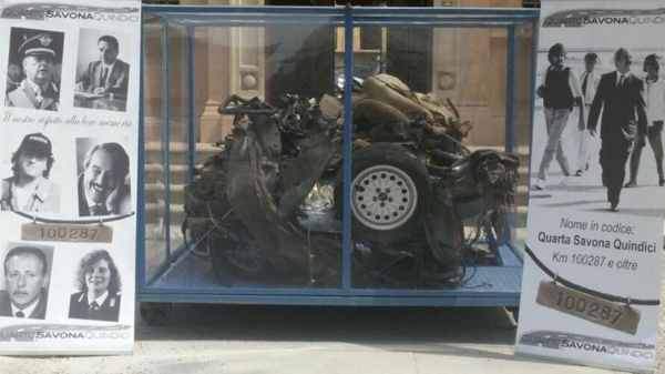 EVENTO - A Trento i resti dell'auto della scorta al giudice Falcone