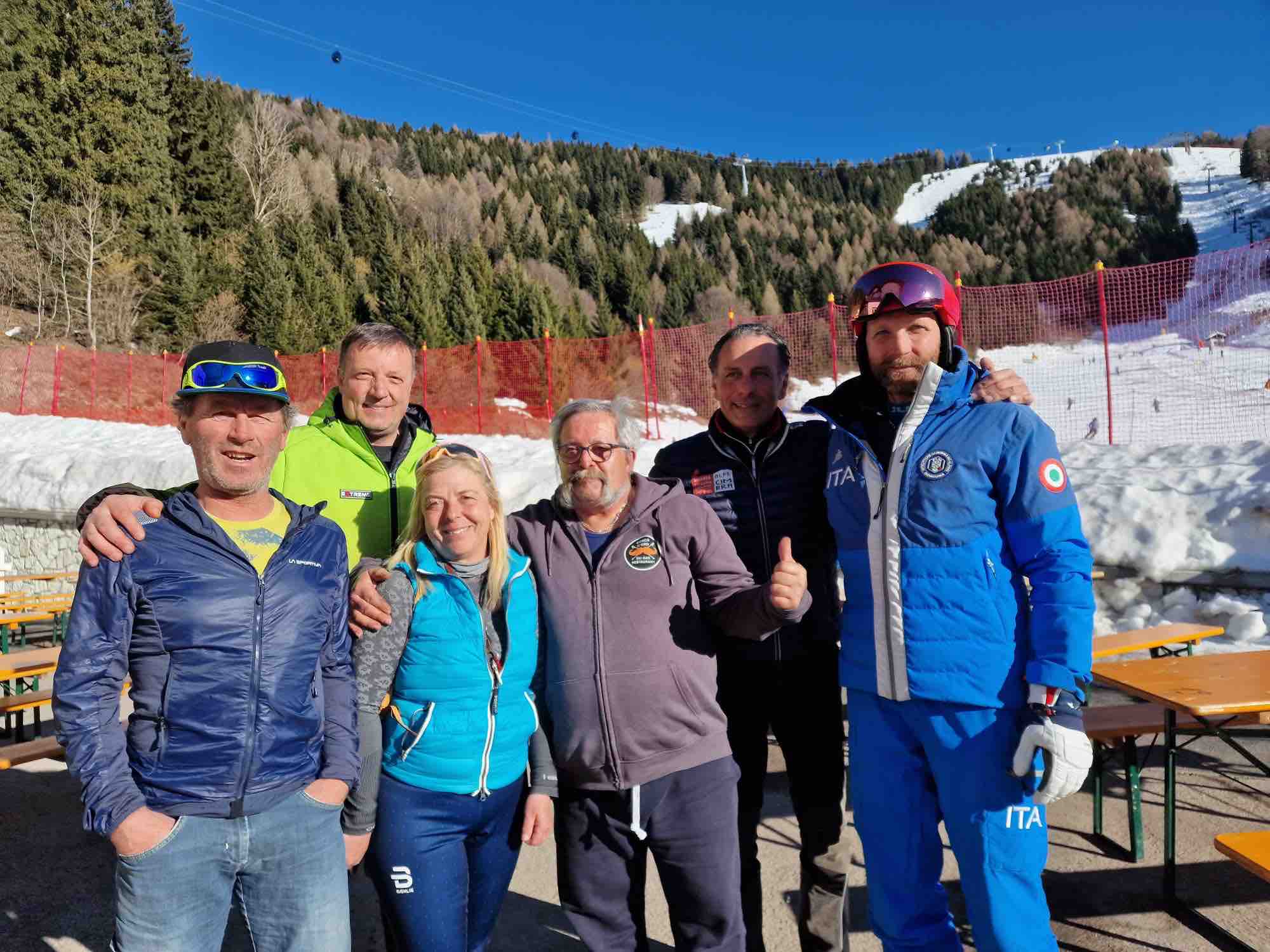 ALPE CIMBRA - Folgaria, i maestri di sci a scuola nella skiarea
