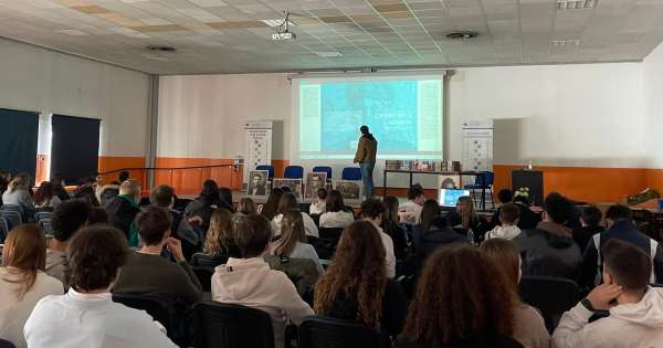 EDOLO - Speciale lezione del professor Cominini agli studenti del Meneghini 