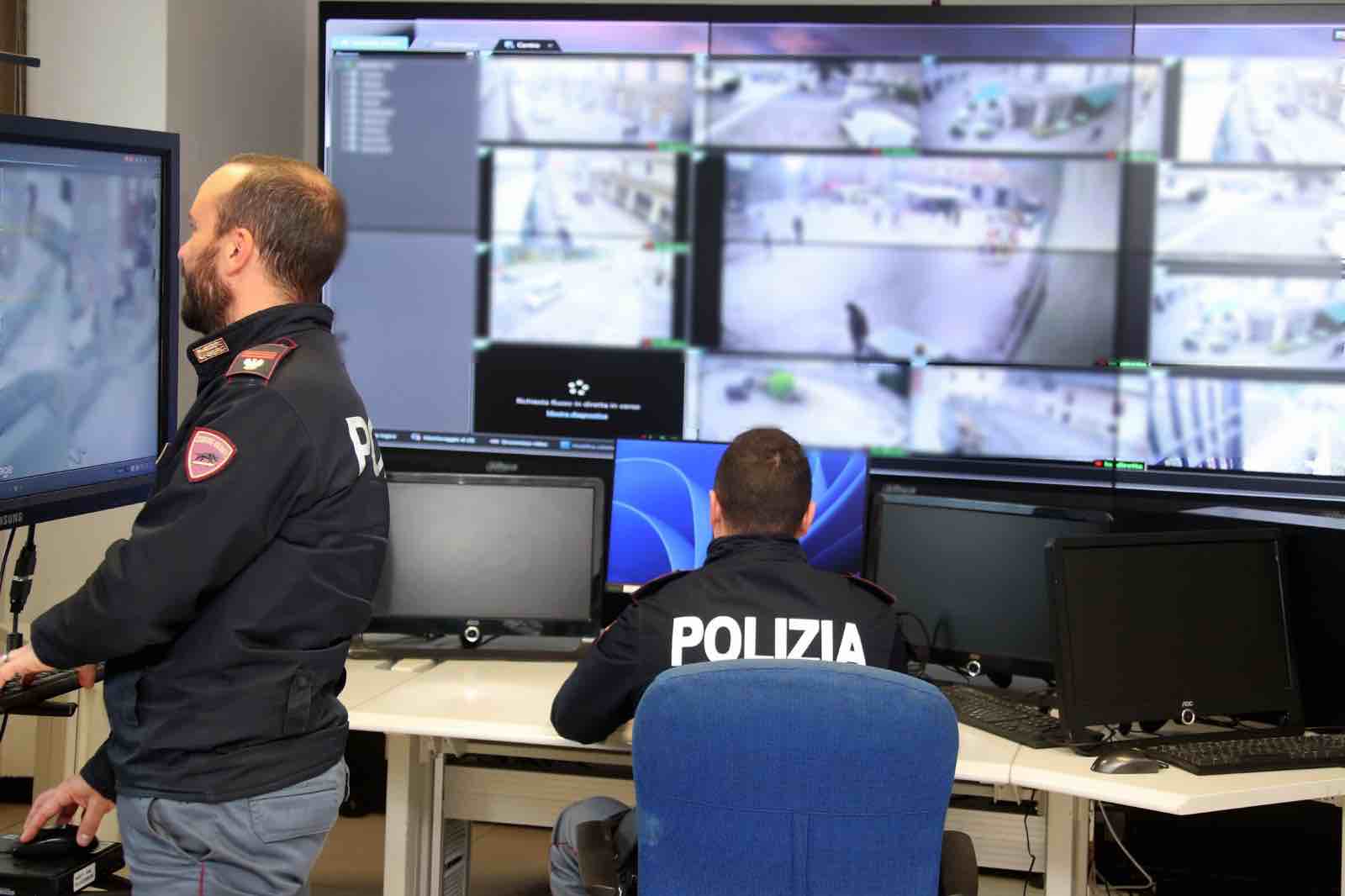 VALCHIAVENNA - Novate Mezzola, aggredisce carabinieri durante controllo