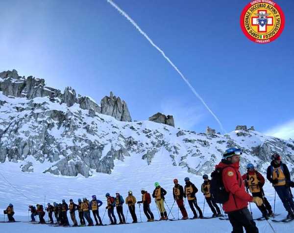 ATTUALITÀ - I nuovi soccorritori si preparano sulle piste del Tonale