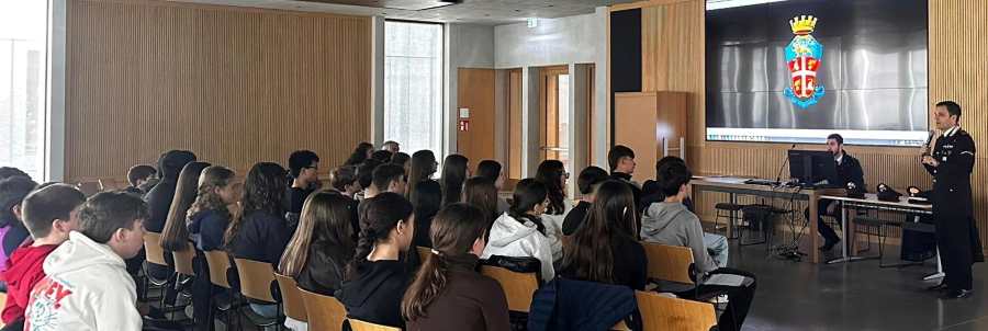 ATTUALITÀ -  Legalità e Social Network: i carabinieri di Merano alla Segantini