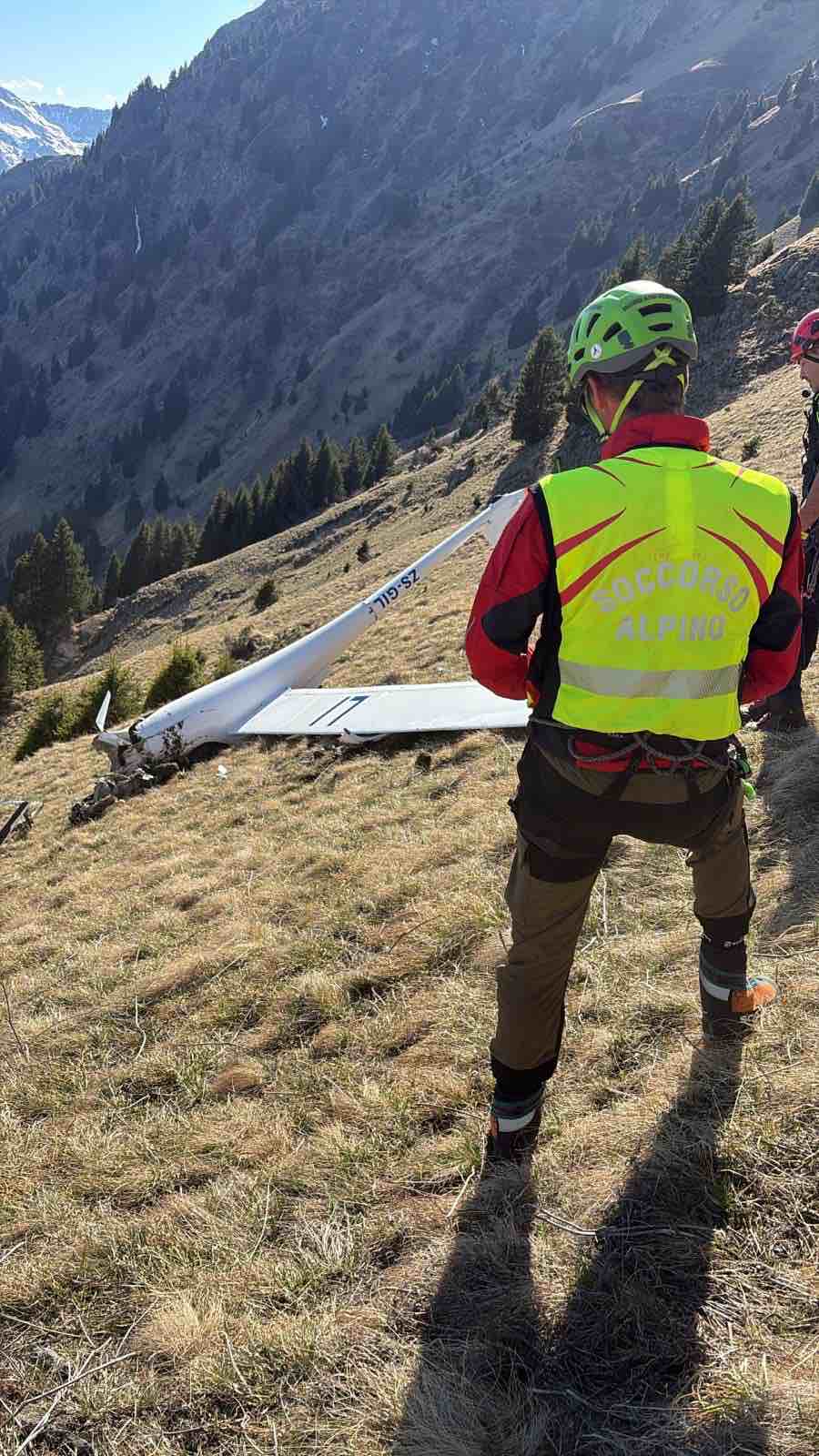 VAL DI SOLE E NON - Tragedia in Val di Non: aliante si schianta sul monte Pin, morto il pilota