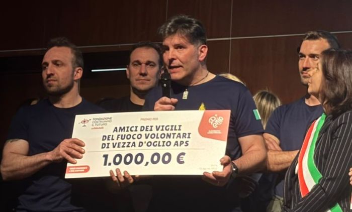 VALLE CAMONICA - Premiata l'Associazione "Amici dei vigili del fuoco" di Vezza d'Oglio