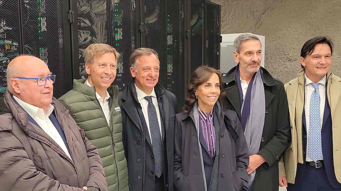 CLES - Con Confcommercio Trentino in visita al data center Intacture in Val di Non