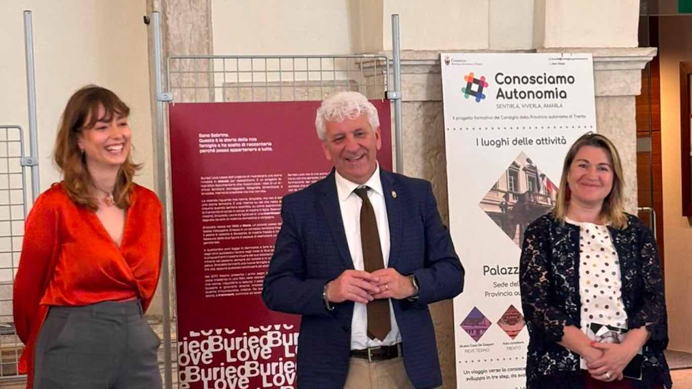 EVENTO - A Trento la mostra Buried Love della fotografa Sabrina Shannom Santorum