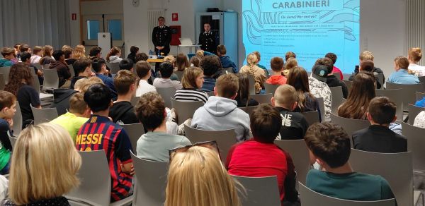 ATTUALITÀ - Chiusa: i carabinieri incontrano 400 studenti