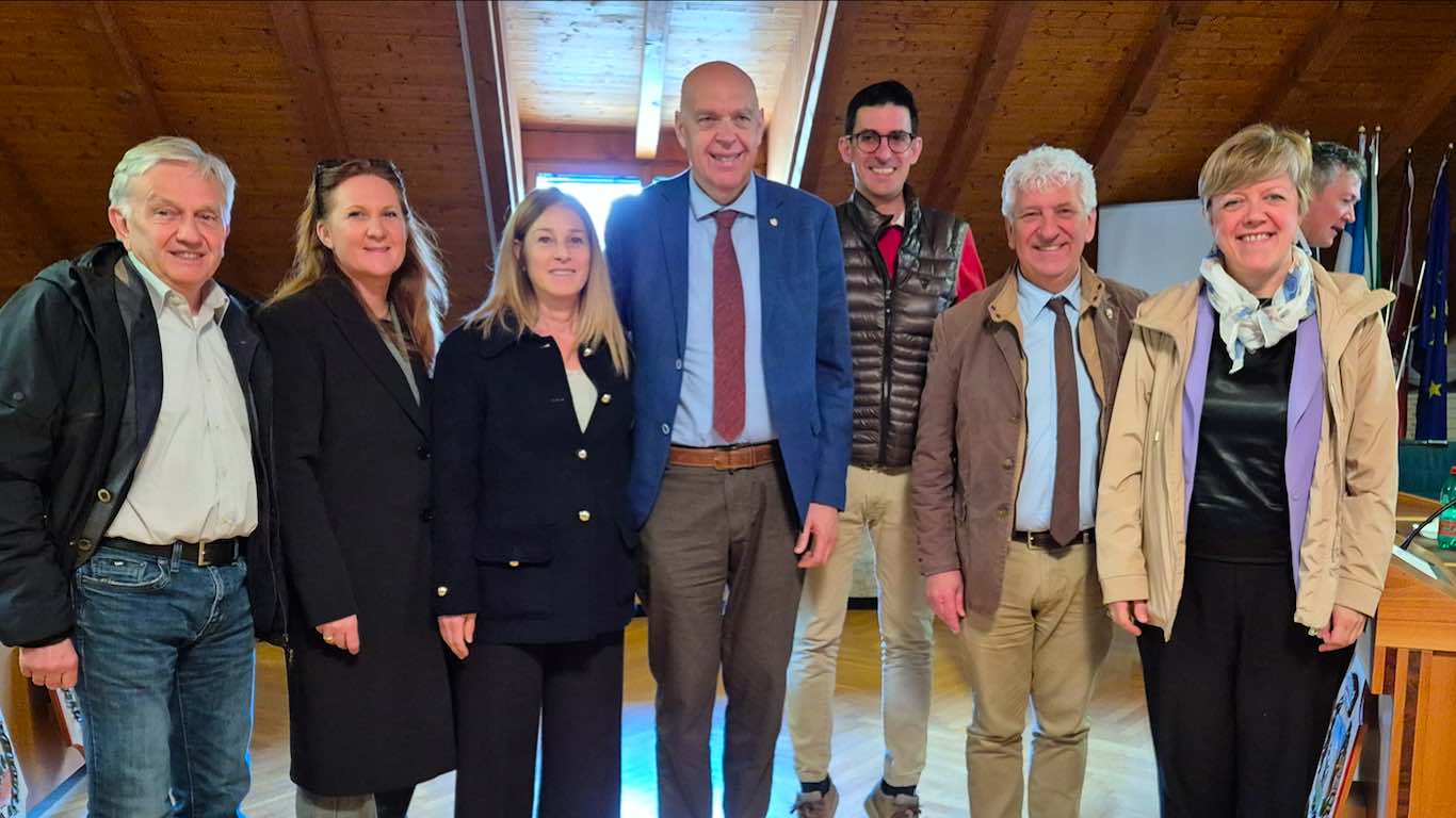 VAL DI FASSA - Bandiera ladina: "Entro l'anno un ddl per definirne utilizzo e caratteristiche"