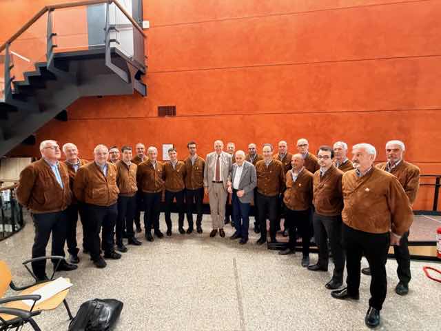 TRENTINO - Il coro della Sat si è esibito a sorpresa in Consiglio regionale per Palazzo Aperto