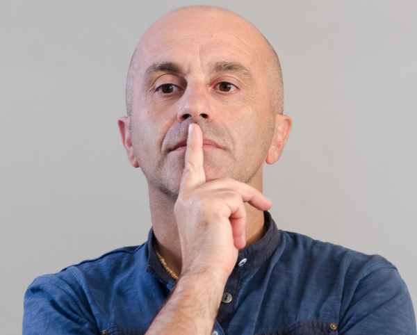 EVENTO - Performance verbal-musicale dell'artista Pasini alla Vi.P. Gallery Valcamonica