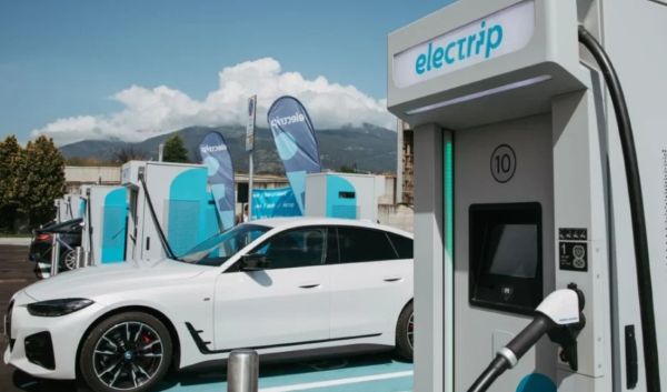 DARFO BOARIO - Electrip porta la ricarica ultra-fast in Valle Camonica