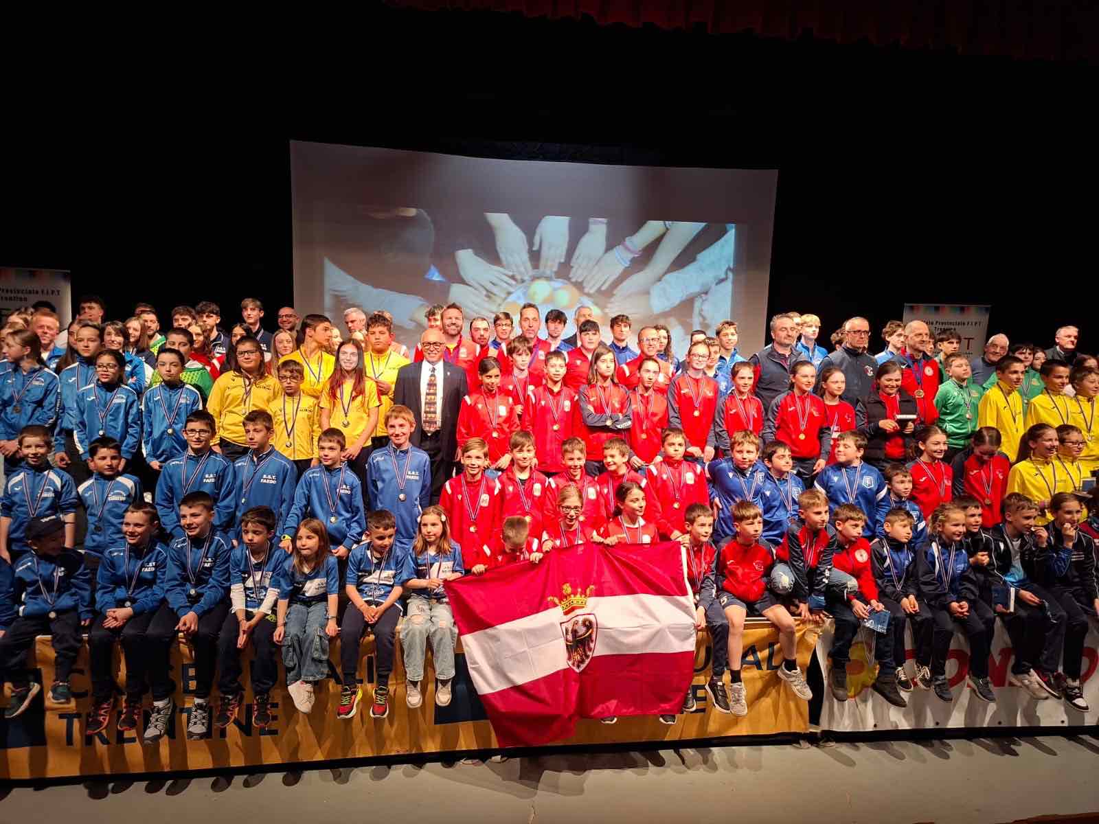 VAL DI SOLE E NON - Taio, 320 giovani premiati alla Festa del Tamburello Giovanile Indoor