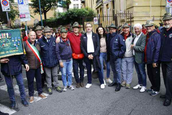 ATTUALITÀ - Gli alpini e le autorità trentine all'Adunata di Genova 