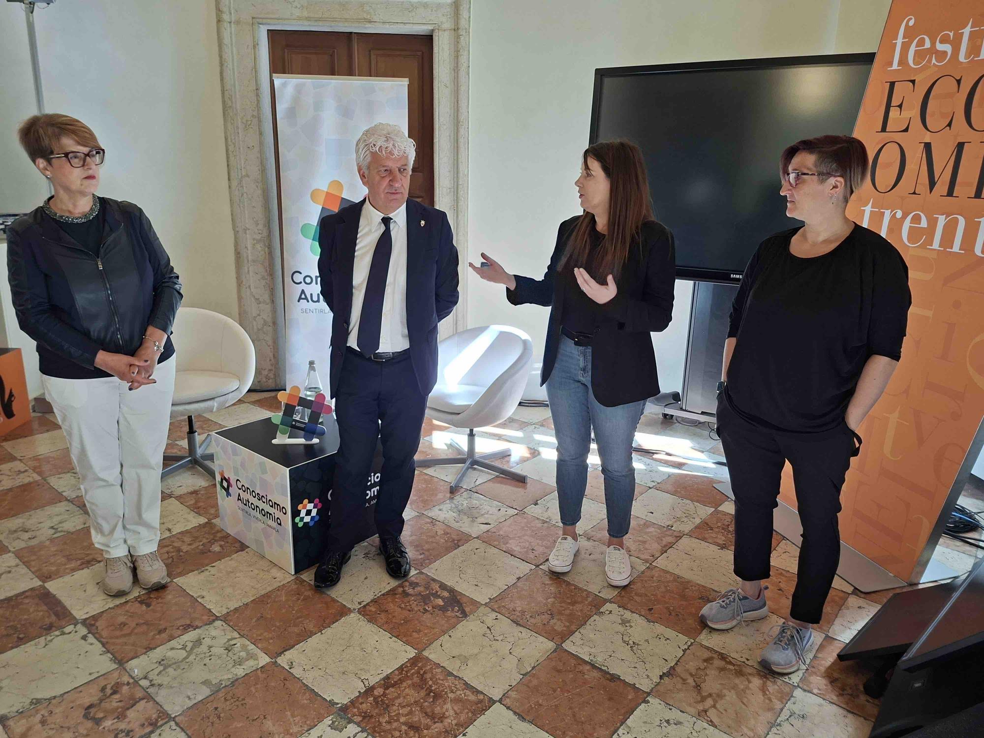 TRENTINO - I disabili di Anffas tradurranno in linguaggio semplificato un libro di Conosciamo Autonomia