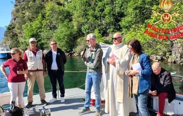 EVENTO - Riva del Garda: grande partecipazione alla benedizione dei "Barcaroi"