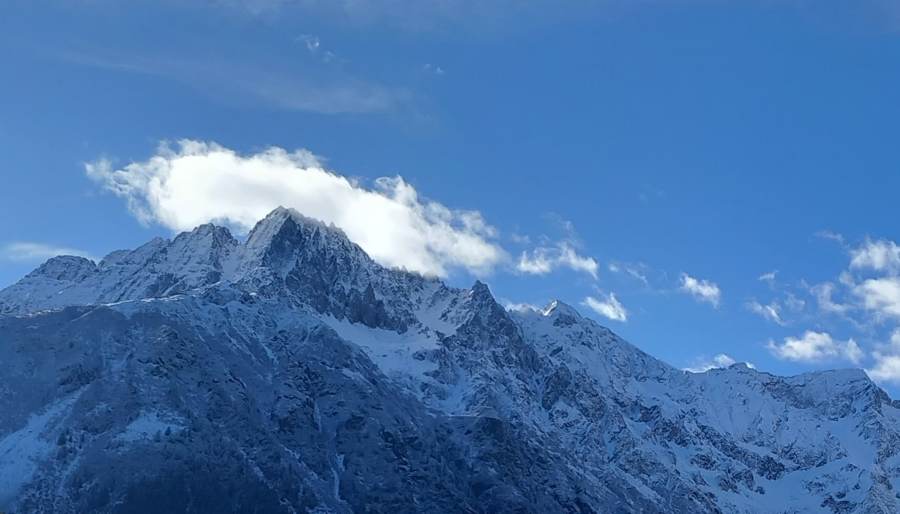 METEO - Neve sui passi alpini e immagini da cartolina sul Castellaccio