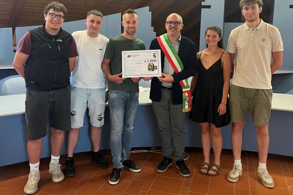 VAL DI SOLE E NON - Il Gruppo Giovani di Denno dona 1.000 euro per l’acquisto di un DAE