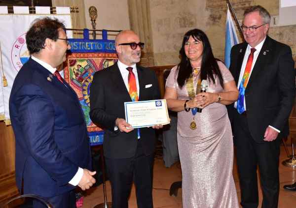 GARDA - Il nuovo Rotary Club "Sirmione, Terre del Lugana" presieduto da Emanuele Bonotto