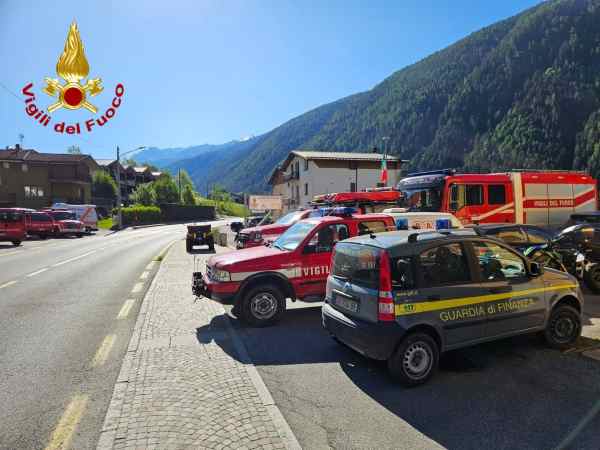 VALLE CAMONICA - Vezza d'Oglio: esercitazione dedicata alla ricerca persone