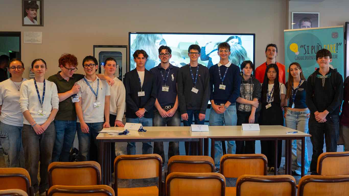 SEBINO - La classe 2D dell'istituto Corna Pellegrini di Pisogne vince "Eureka! Si può fare"