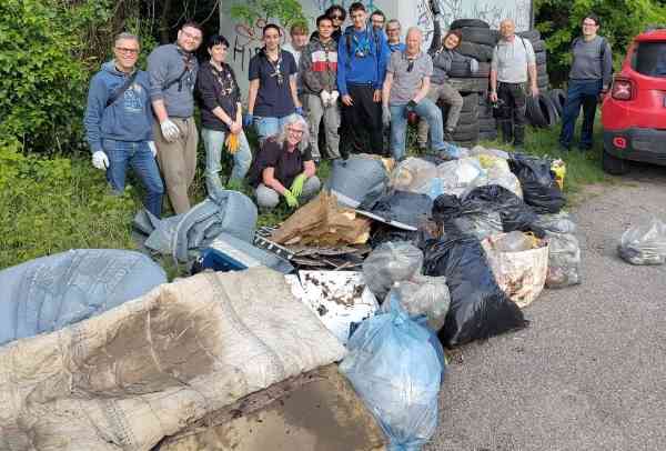 TRENTINO - Mori: raccolti 800 chili di immondizia abbandonata 