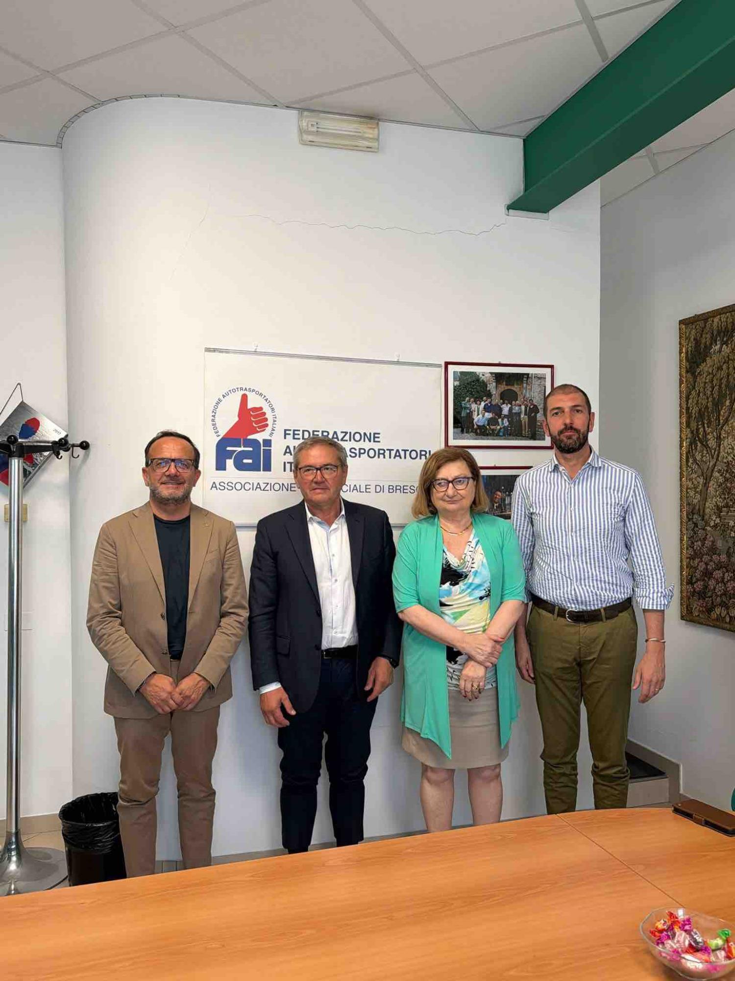 GARDA - "Ecologismo estremo e veti Brennero, serve subito un piano per cargo di Montichiari"