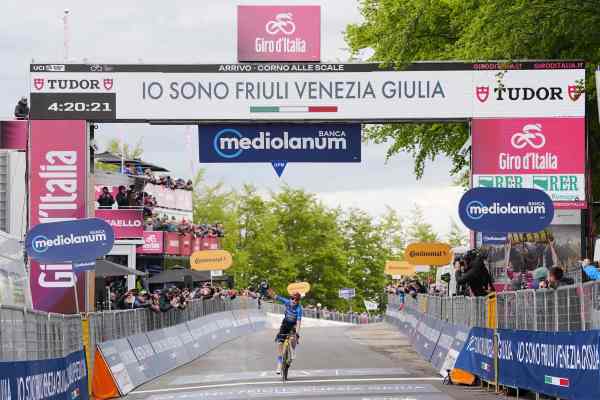 SPORT - Giro d'Italia: Jonas Vingegaard ha vinto la nona tappa