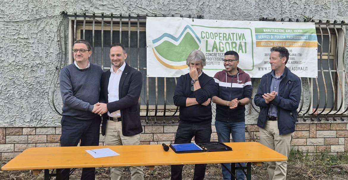 ATTUALITÀ - A Pieve Tesino lavori per demolire l’ex albergo Miramonti per fare un parcheggio