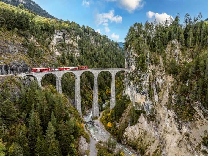 ENGADINA - Ferrovia Retica: nuove esperienze sulla linea del trenino rosso dell’Albula