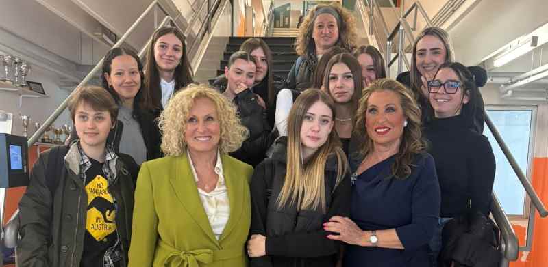 EVENTO - Edolo: la grafologa Candida Livatino ha incontrato studenti e genitori