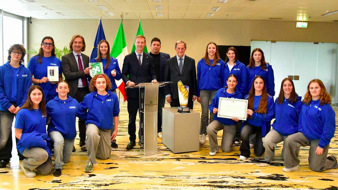 SPORT - Pallanuoto, il Consiglio regionale premia l’oro lombardo al Trofeo delle Regioni