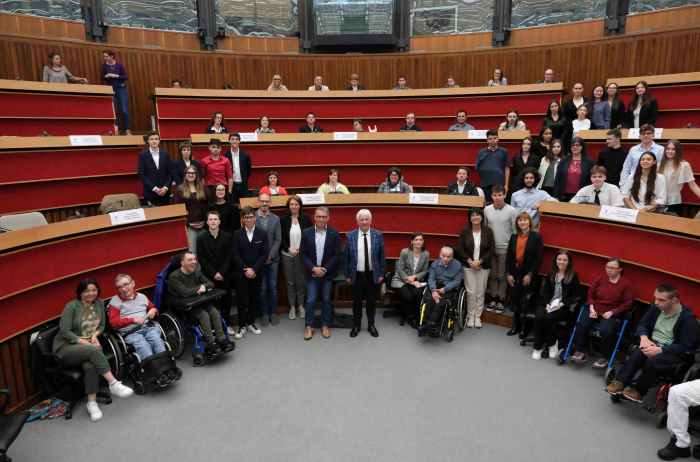ATTUALITÀ - Trento, gli studenti protagonisti in Consiglio provinciale
