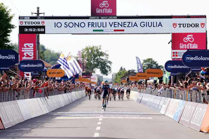 SPORT - Giro d'Italia: Alec Segaert vince la dodicesima tappa