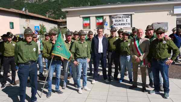 TRENTINO - Il Gruppo Alpini di Sabbionara ha festeggiato i primi 70 anni 