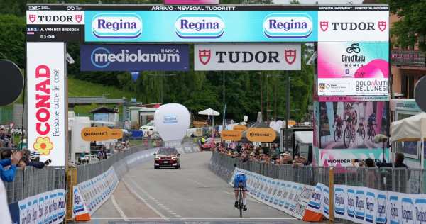 SPORT - Giro d'Italia Women: Anna Van der Breggen nuova maglia rosa