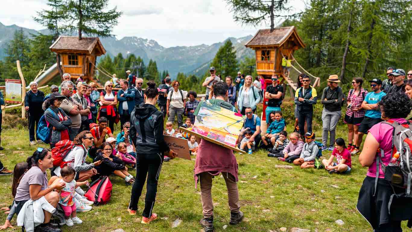 VAL DI SOLE E NON - Nel bosco delle "Case Volanti": in Val di Pejo si cammina tra le chiome dei larici