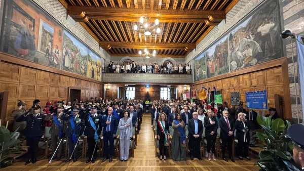 EVENTO - Sondrio: consegnate 11 onorificenze al Merito della Repubblica