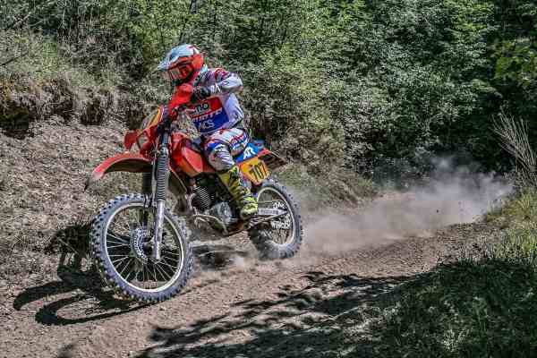 SPORT - Enduro: successi e podi per i piloti del Moto Club Sebino