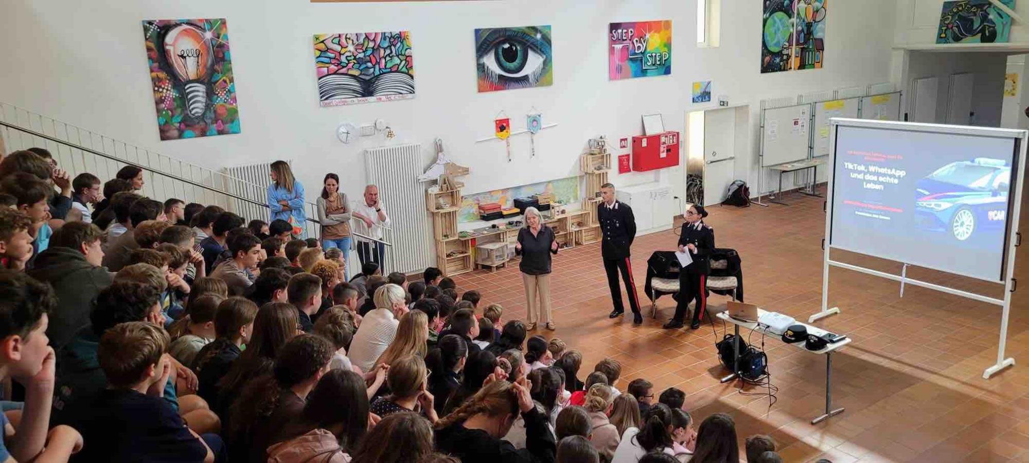 ALTO ADIGE - Caldaro, oltre 250 studenti incontrati dai carabinieri