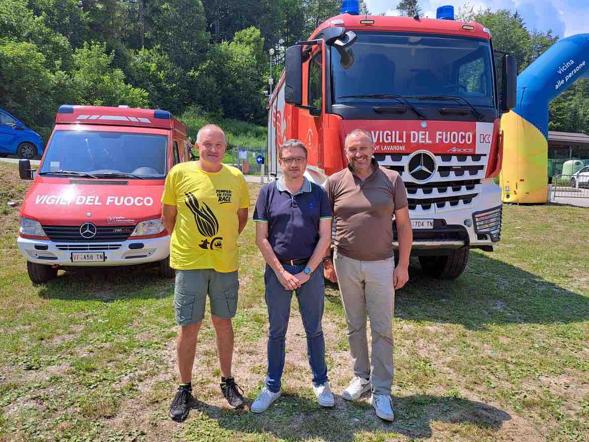 ALPE CIMBRA - “Pompieri race” a Lavarone, la corsa dei vigili del fuoco con autorespiratore
