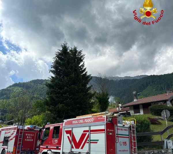 VALLE CAMONICA - Incendio in un appartamento di Borno: i danni