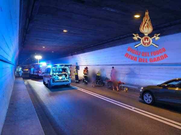 CRONACA - Incidente nella galleria Agnese a Riva del Garda, due feriti