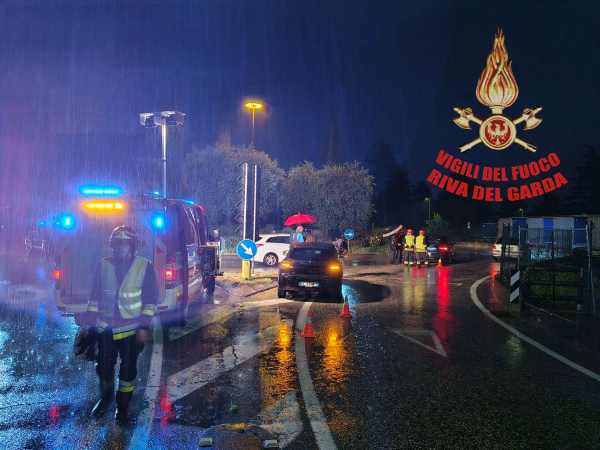 RIVA DEL GARDA - Frana sulla Ponale, incidente stradale e soccorso persona