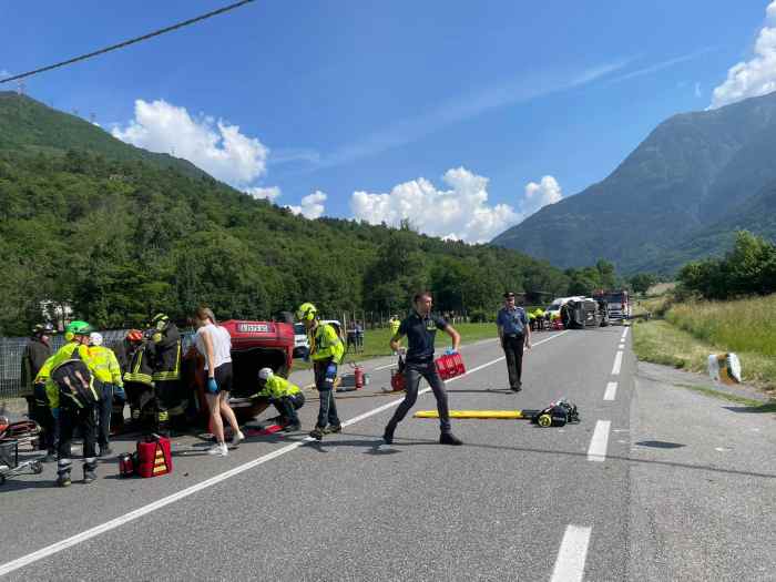 VALLE CAMONICA - Incidente stradale sulla statale 42 tra Sonico e Malonno