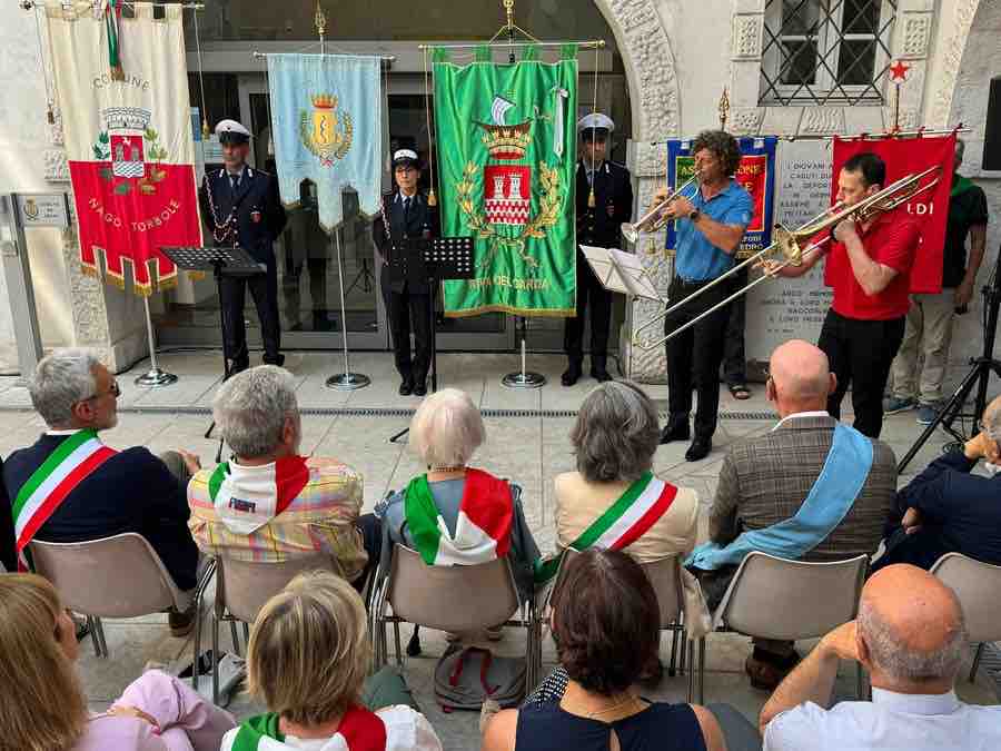 RIVA DEL GARDA - Martiri: intitolato a Sandro Pertini il cortile del municipio di Arco