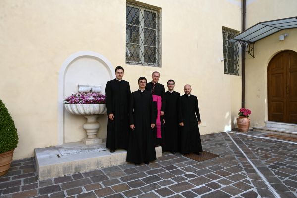 VALLE CAMONICA - Berzo Inferiore si prepara alla festa con il novello prete