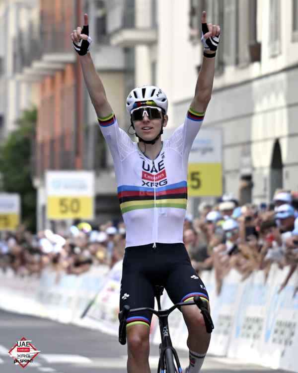 SPORT - Tour de Suisse: Pogacar detta legge anche a Sondrio