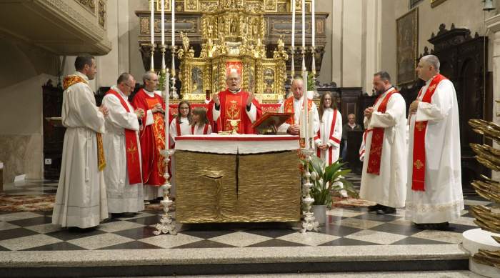VALLE CAMONICA - Ponte di Legno ha festeggiato don Martino Sandrini e don Giovanni Milesi